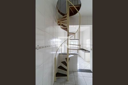 Casa à venda com 360m², 10 quartos e 2 vagasCasa 1 - Escada