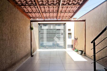 Casa à venda com 77m², 2 quartos e 2 vagasGaragem