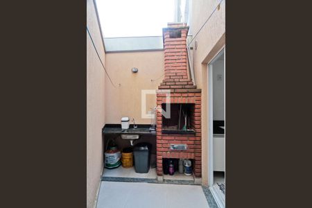 Casa à venda com 77m², 2 quartos e 2 vagasChurrasqueira