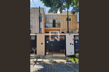 Casa à venda com 77m², 2 quartos e 2 vagasFachada