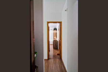 Casa à venda com 77m², 2 quartos e 2 vagasCorredor