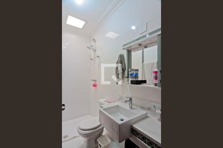 Casa à venda com 77m², 2 quartos e 2 vagasBanheiro da Suíte 1