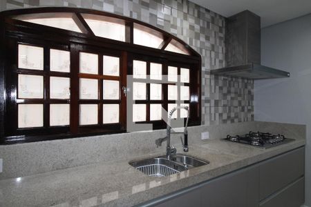 Casa à venda com 240m², 4 quartos e 2 vagasCozinha