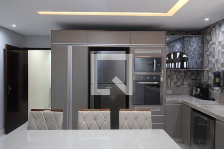 Casa à venda com 240m², 4 quartos e 2 vagasCozinha