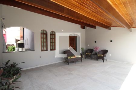 Casa à venda com 240m², 4 quartos e 2 vagasQuarto Suíte - varanda