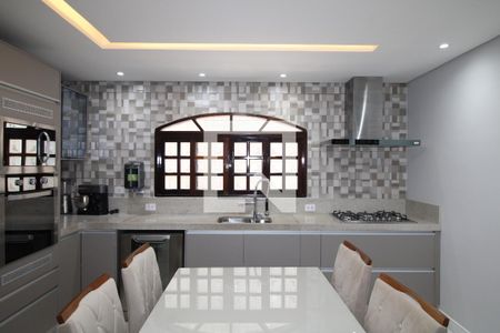 Casa à venda com 240m², 4 quartos e 2 vagasCozinha