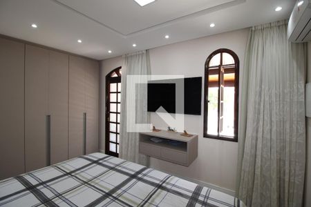 Casa à venda com 240m², 4 quartos e 2 vagasQuarto Suíte