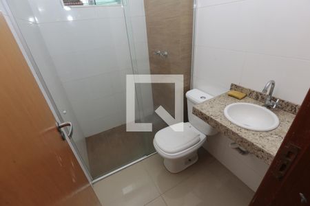 banheiro  de apartamento à venda com 2 quartos, 50m² em Novo Riacho, Contagem