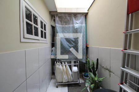 Casa à venda com 100m², 3 quartos e 1 vagaÁrea de serviço