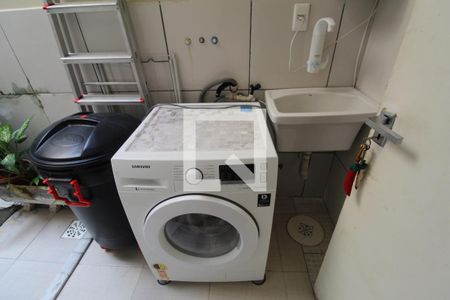 Casa à venda com 100m², 3 quartos e 1 vagaÁrea de serviço