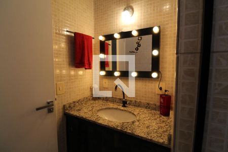 Casa à venda com 100m², 3 quartos e 1 vagaBanheiro do corredor