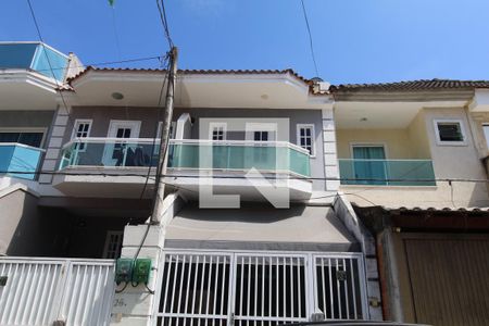 Casa à venda com 100m², 3 quartos e 1 vagaFachada