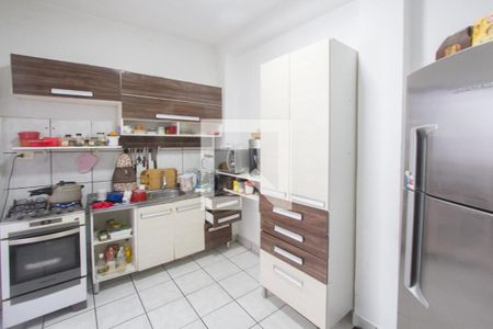 Casa à venda com 110m², 3 quartos e 2 vagas Casa à venda com 110m², 3 quartos e 2 vagasCozinha