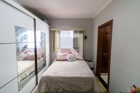 Casa à venda com 215m², 5 quartos e 4 vagasSuíte 2