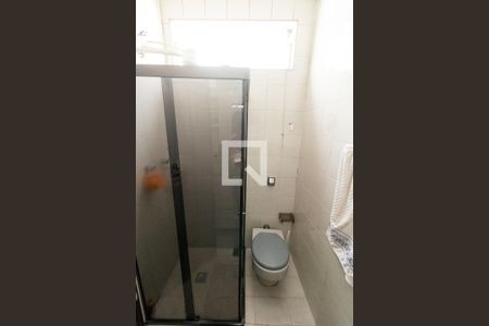 Casa à venda com 215m², 5 quartos e 4 vagasBanheiro da Suíte 2