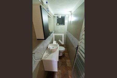 Casa à venda com 215m², 5 quartos e 4 vagasBanheiro da Suíte 2