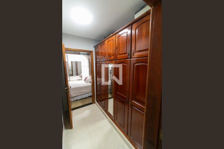 Casa à venda com 215m², 5 quartos e 4 vagasCloset da suíte 2