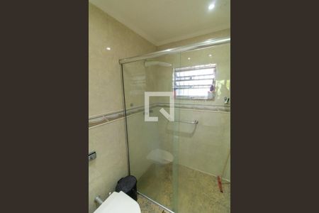 Casa à venda com 215m², 5 quartos e 4 vagasBanheiro da Suíte 1