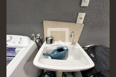 Casa à venda com 185m², 3 quartos e 2 vagas Casa à venda com 185m², 3 quartos e 2 vagasÁrea de Serviço