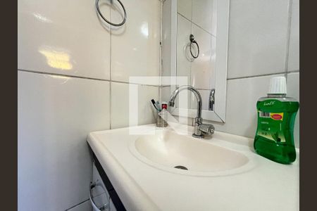 Casa à venda com 185m², 3 quartos e 2 vagas Casa à venda com 185m², 3 quartos e 2 vagasBanheiro da Suíte