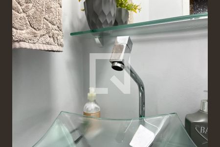 Casa à venda com 185m², 3 quartos e 2 vagas Casa à venda com 185m², 3 quartos e 2 vagasBanheiro área externa