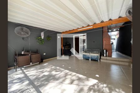 Casa à venda com 185m², 3 quartos e 2 vagas Casa à venda com 185m², 3 quartos e 2 vagasVaranda Quarto 2