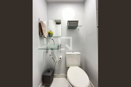 Casa à venda com 185m², 3 quartos e 2 vagas Casa à venda com 185m², 3 quartos e 2 vagasLavabo área externa