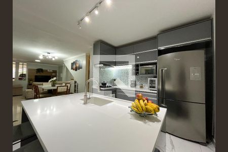 Casa à venda com 185m², 3 quartos e 2 vagas Casa à venda com 185m², 3 quartos e 2 vagasCozinha