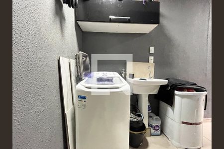 Casa à venda com 185m², 3 quartos e 2 vagas Casa à venda com 185m², 3 quartos e 2 vagasÁrea de Serviço