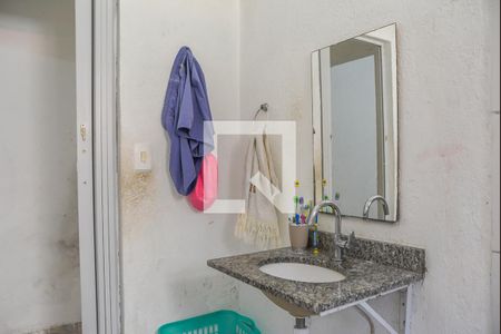 Casa à venda com 246m², 4 quartos e 4 vagasBanheiro