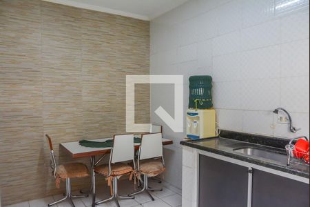 Casa à venda com 246m², 4 quartos e 4 vagasCozinha