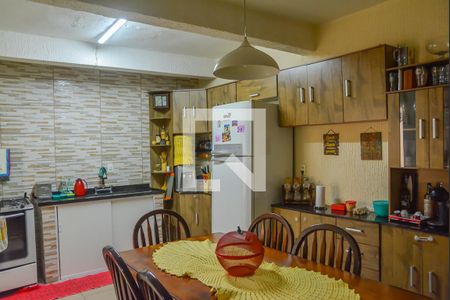 Casa à venda com 246m², 4 quartos e 4 vagasCozinha 2