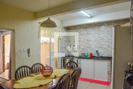 Casa à venda com 246m², 4 quartos e 4 vagasCozinha 2