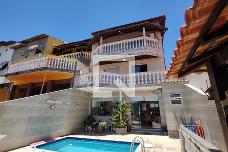Casa de condomínio à venda com 300m², 4 quartos e 2 vagasPiscina