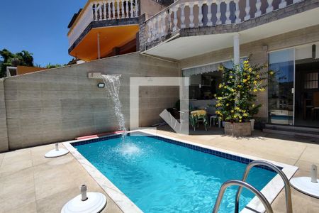 Casa de condomínio à venda com 300m², 4 quartos e 2 vagasPiscina