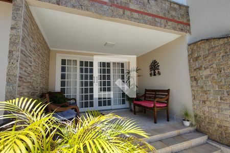 Casa de condomínio à venda com 300m², 4 quartos e 2 vagasVaranda 