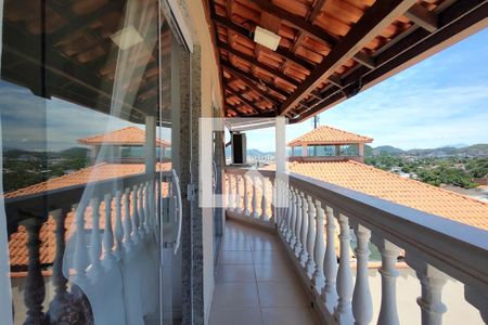 Casa de condomínio à venda com 300m², 4 quartos e 2 vagasVaranda do Quarto 