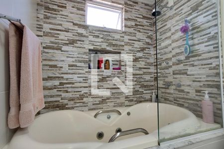 Casa de condomínio à venda com 300m², 4 quartos e 2 vagasBanheiro da Suíte 1