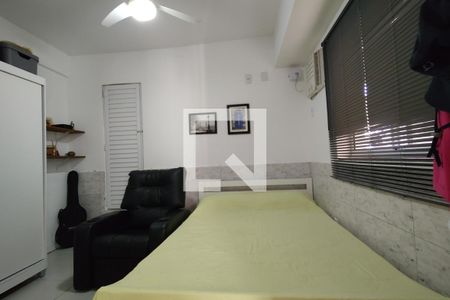 Casa de condomínio à venda com 300m², 4 quartos e 2 vagasQuarto 4 - Suíte 