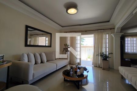 Casa de condomínio à venda com 300m², 4 quartos e 2 vagasSala 1