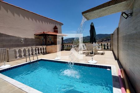 Casa de condomínio à venda com 300m², 4 quartos e 2 vagasPiscina