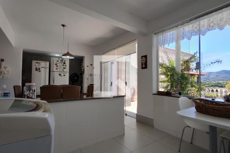 Casa de condomínio à venda com 300m², 4 quartos e 2 vagasEspaço Gourmet