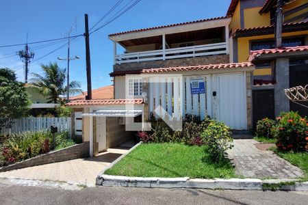 Casa de condomínio à venda com 300m², 4 quartos e 2 vagasFachada 