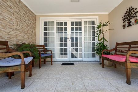 Casa de condomínio à venda com 300m², 4 quartos e 2 vagasVaranda 