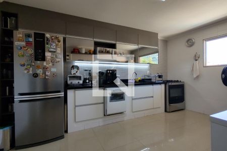 Casa de condomínio à venda com 300m², 4 quartos e 2 vagasCozinha - Armários