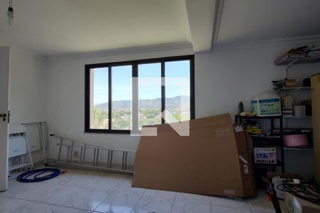 Casa de condomínio à venda com 300m², 4 quartos e 2 vagasQuarto anexo