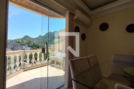 Casa de condomínio à venda com 300m², 4 quartos e 2 vagasVaranda da Sala