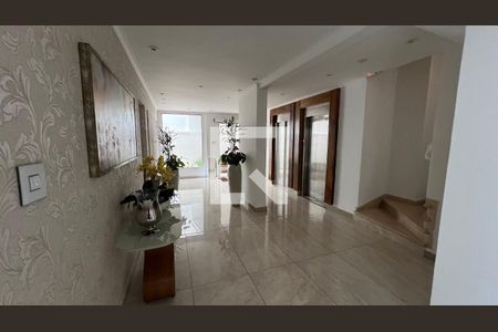 Studio para alugar com 33m², 1 quarto e sem vaga Studio para alugar com 33m², 1 quarto e sem vagaHall de entrada