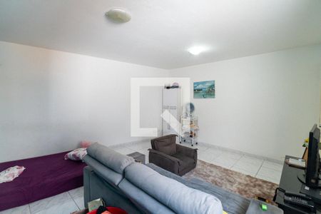 Casa à venda com 150m², 4 quartos e 2 vagasEdícula - Quarto