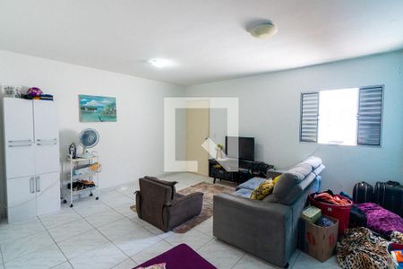 Casa à venda com 150m², 4 quartos e 2 vagasEdícula - Quarto